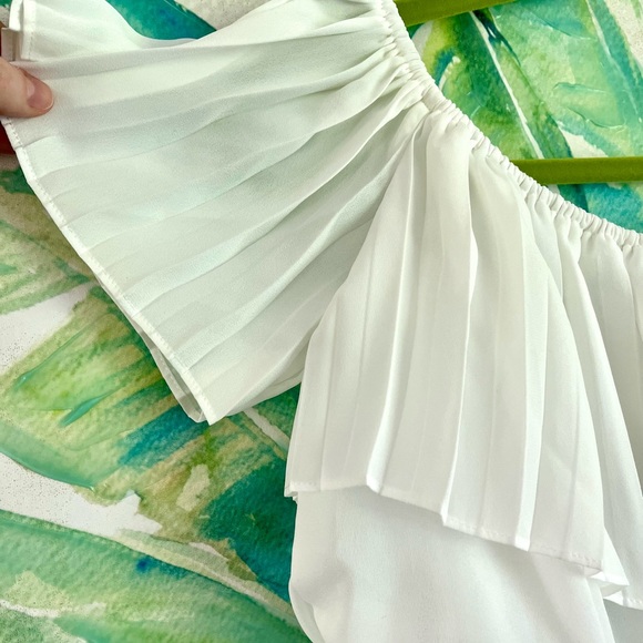 Pleated Crop Top - Picture 5 of 8